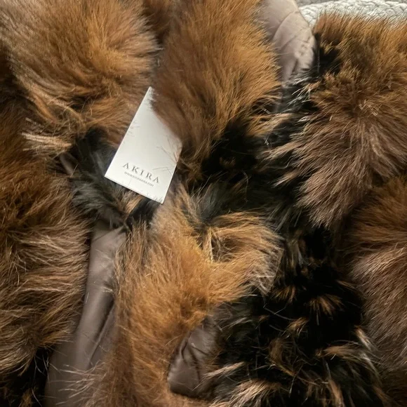 AKIRA TELLURIDE FAUX FUR IN BROWN Size L/XLL/XL - Picture 3 of 6